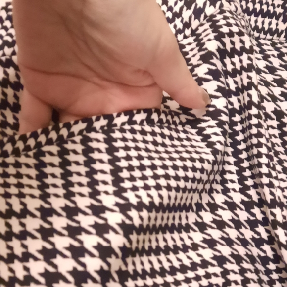 Michael Kors Black and White Checkered Cropped Pants - Picture 10 of 14